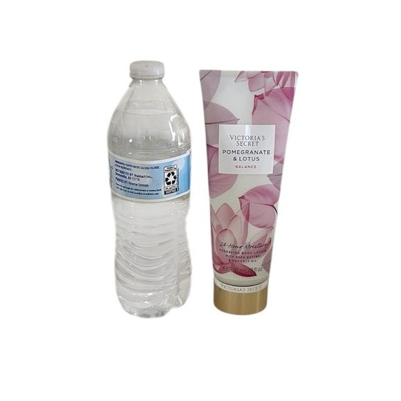 Victoria's Secret Pomegranate & Lotus 24-hour Moisturize Hydrating Body Lotion - Picture 6 of 11